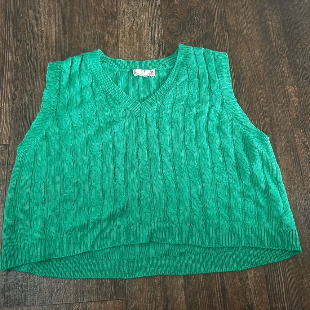 Green Cable Knit Sleeveless Sweater Vest